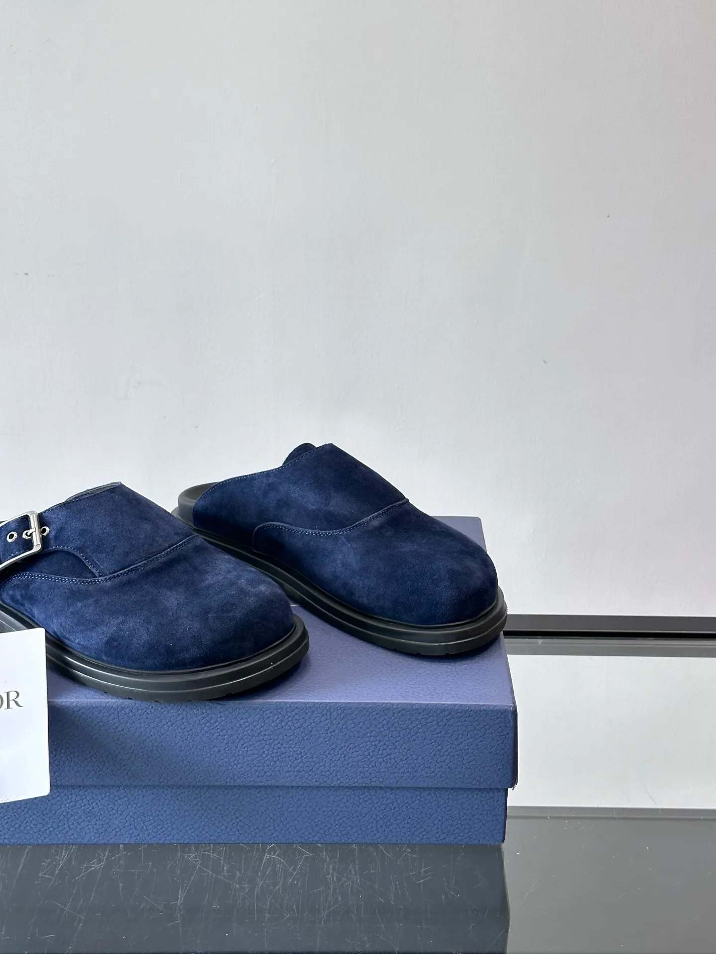 p360 "Dio＊" new men's printed toe-toe mules, classic presbyopia pattern + black EVA sole, low-key and high-end! Baotou design + metal buckle, perfect details, more comfortable and stable to wear✨, very versatile for daily outings or light luxury occasions. Oblique print is Dior's signature element. It is highly recognizable and full of fashion sense. It is a must-have for quality enthusiasts! 👟 size：38-44